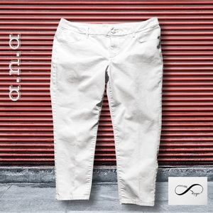 A. N. A white stretch cotton jeans-16/33